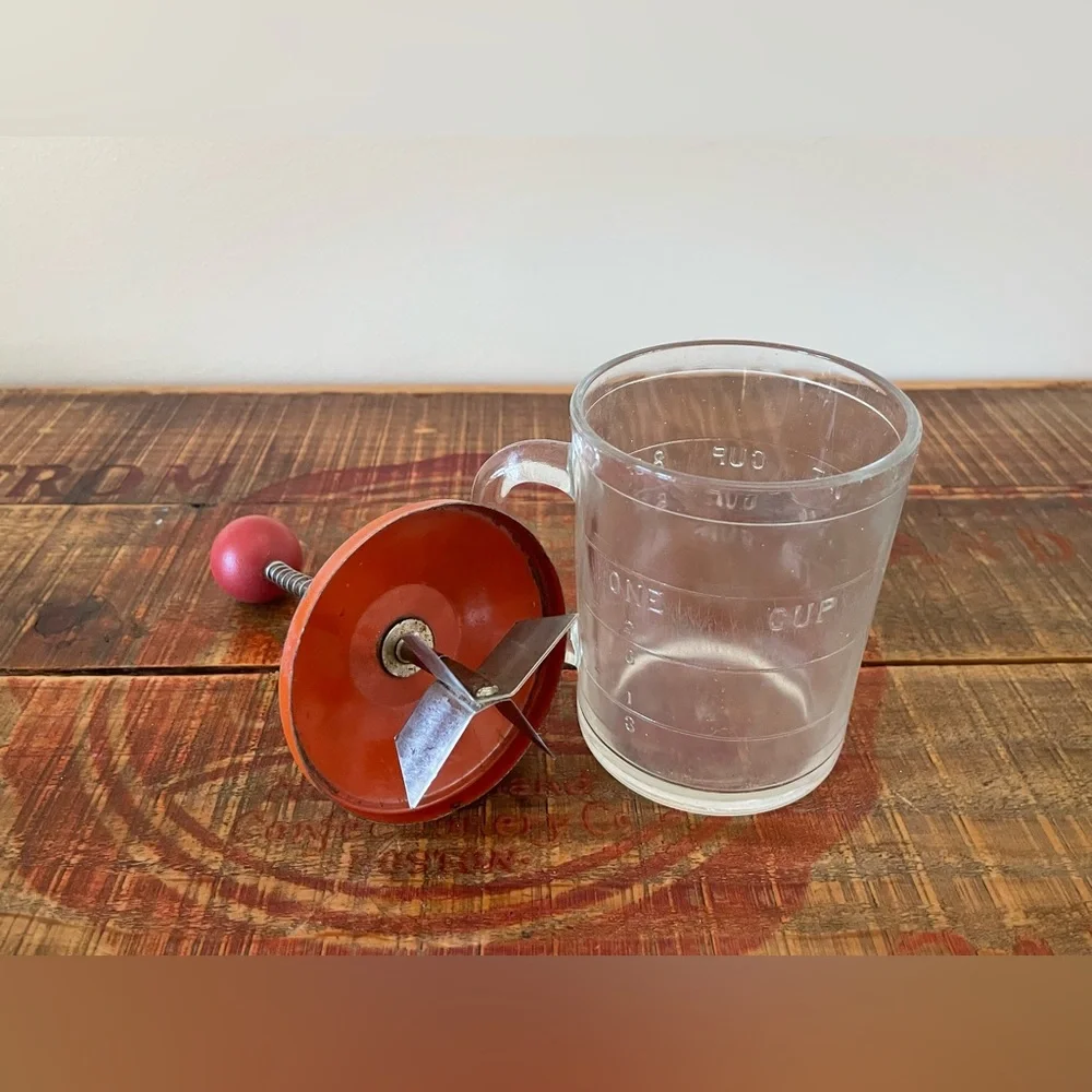 Vintage Farmhouse Anchor Hocking Red Food Chopper❤️ - Picture 3 of 8